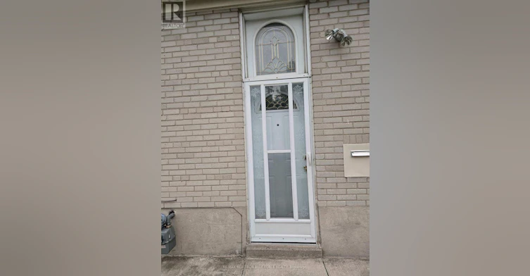 103 Santamonica Boulevard, Toronto, ON, M1L 4H3 - 3