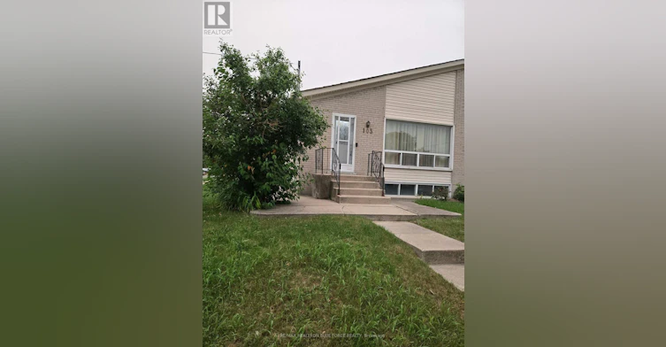 103 Santamonica Boulevard, Toronto, ON, M1L 4H3 - 2
