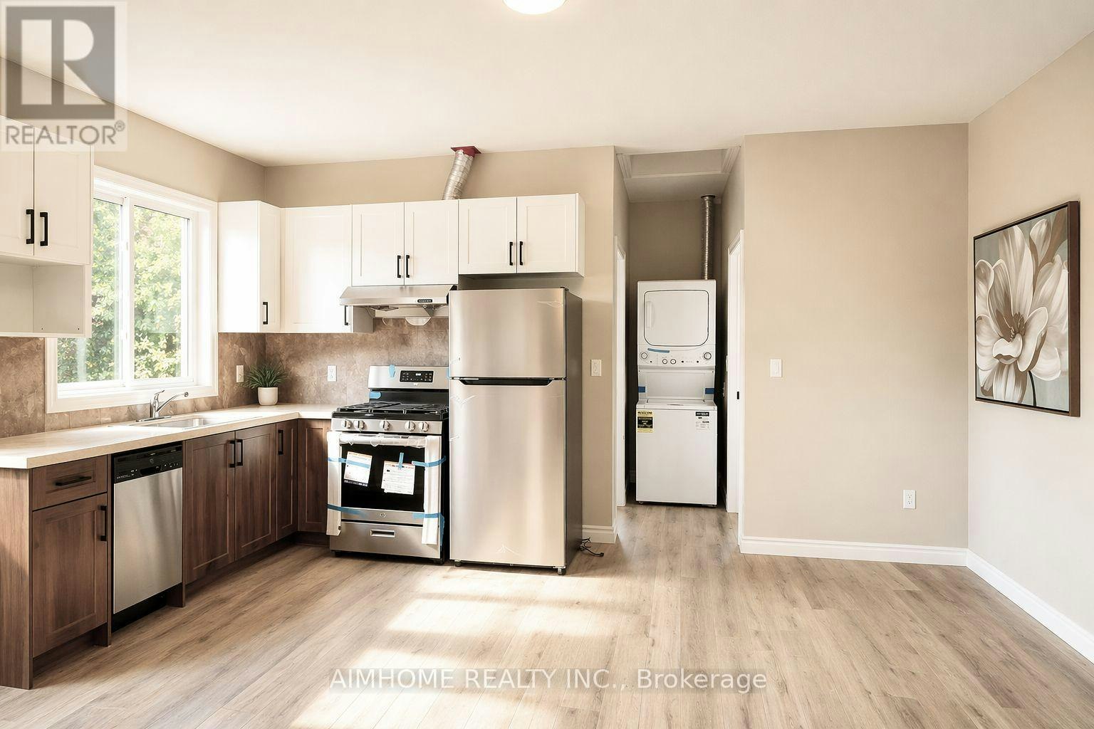 3-15 Waddington Crescent, Toronto, ON, M2J 2Z9 - 4