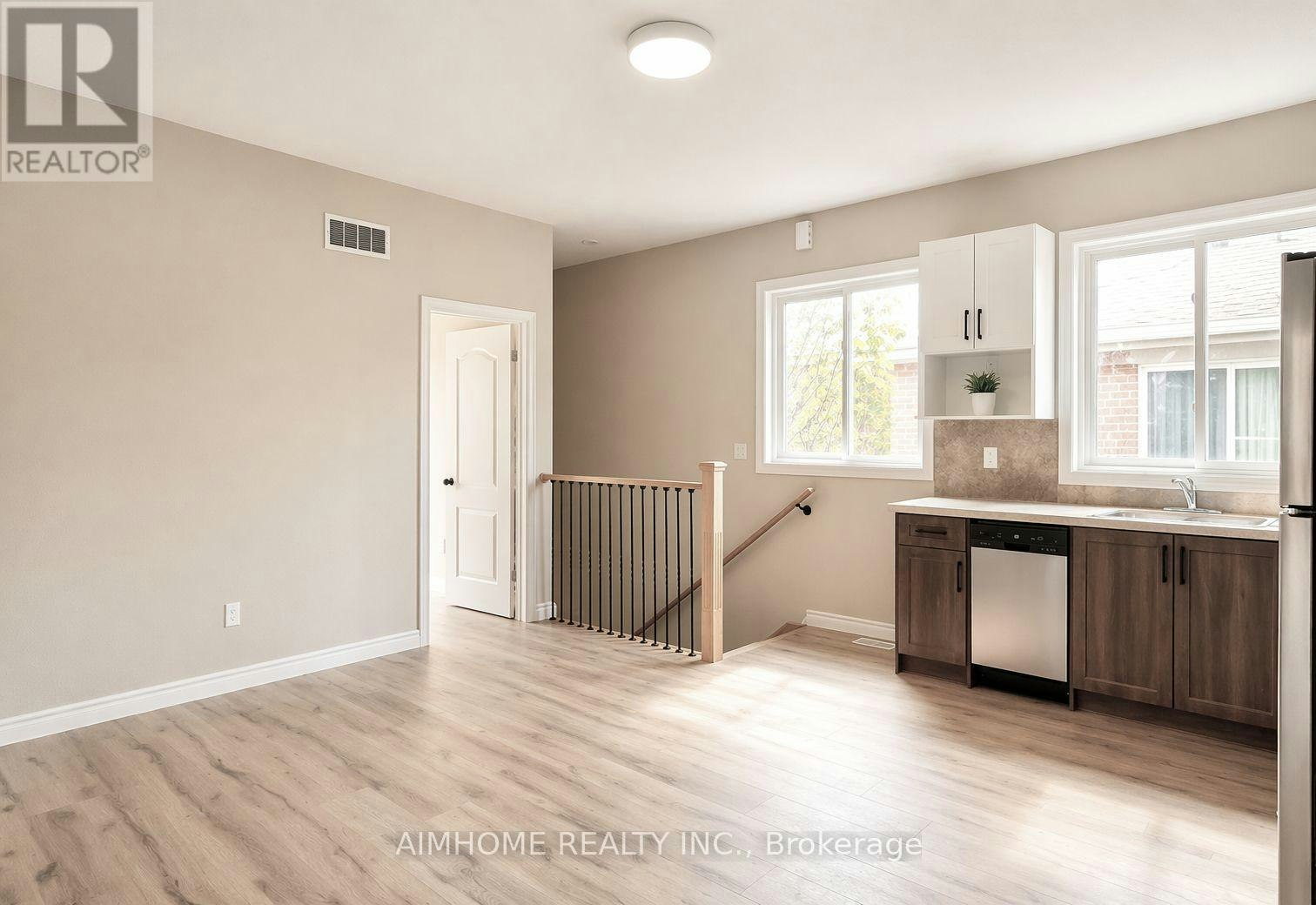 3-15 Waddington Crescent, Toronto, ON, M2J 2Z9 - 6