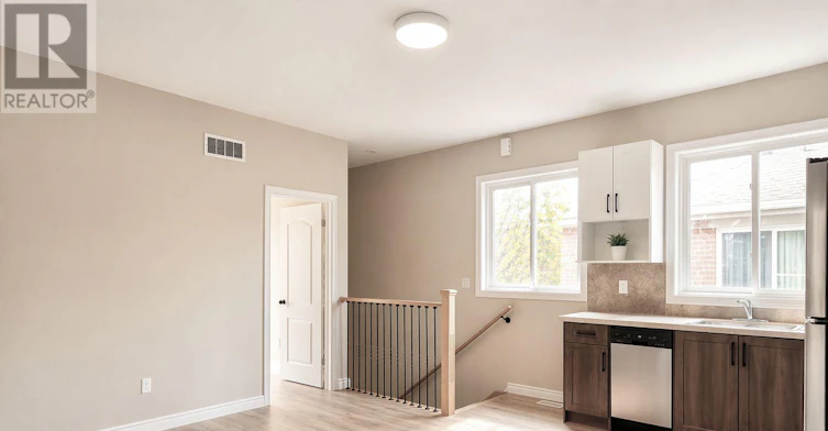 3-15 Waddington Crescent, Toronto, ON, M2J 2Z9 - 6