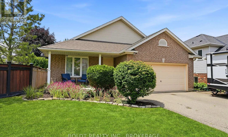 22 Graves Crescent