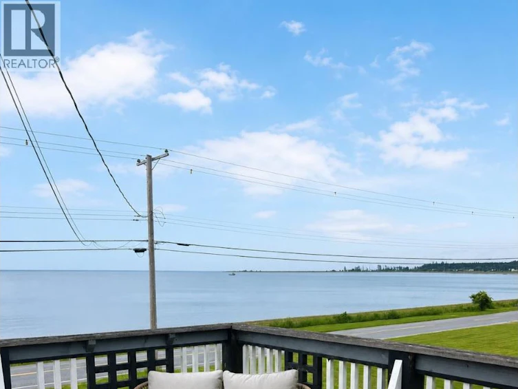 525 Beach Road, Daajing Giids, BC, V0T 1T0