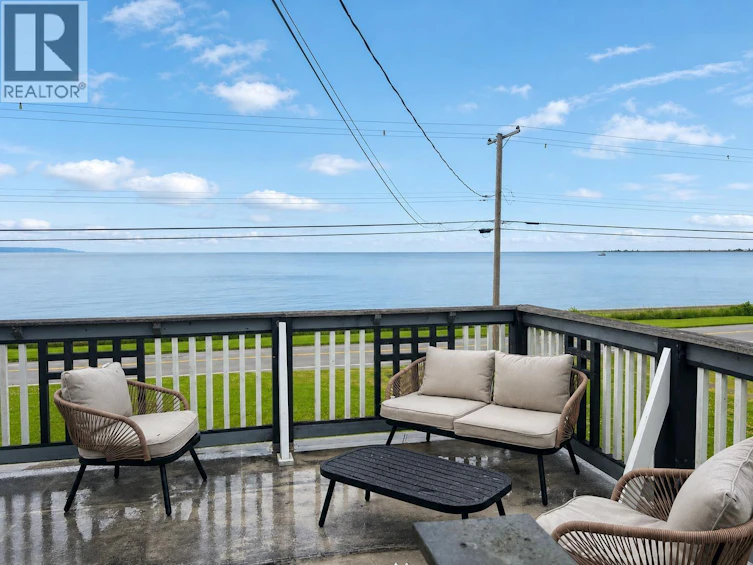 525 Beach Road, Daajing Giids, BC, V0T 1T0 - 2