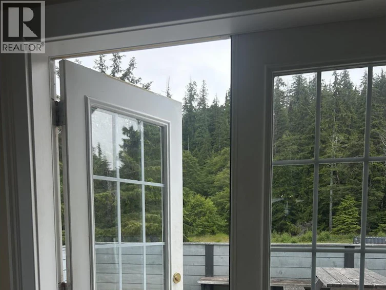 525 Beach Road, Daajing Giids, BC, V0T 1T0 - 6