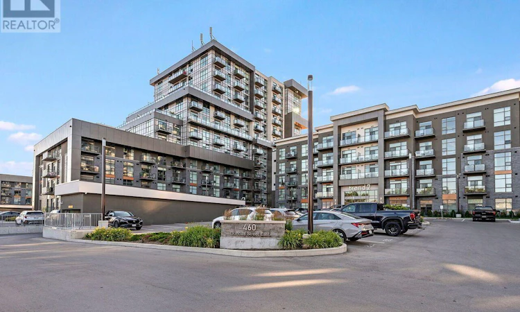 209-460 Dundas Street E