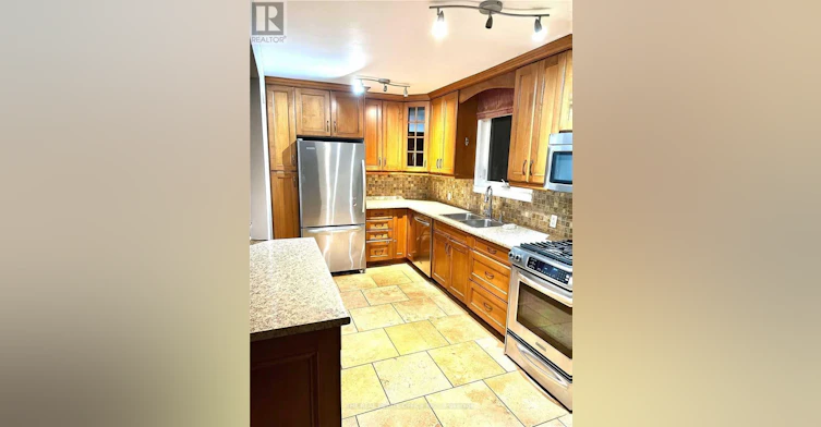 UPPER-44 Dallas Road, Toronto, ON, M2R 2J6 - 3