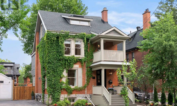 31 Woodlawn Avenue