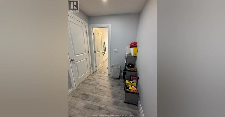 521 Campbell Avenue, Windsor, ON, N9B 2H5 - 2