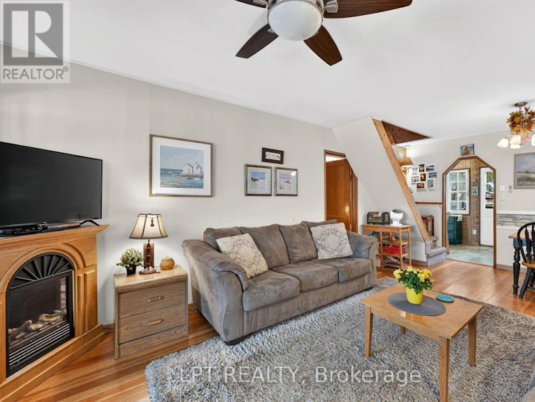 30 Woodward Avenue, Lambton Shores, ON, N0M 1T0 - 10