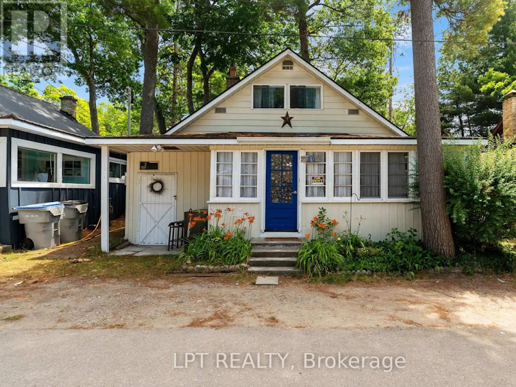 30 Woodward Avenue, Lambton Shores, ON, N0M 1T0 - 2