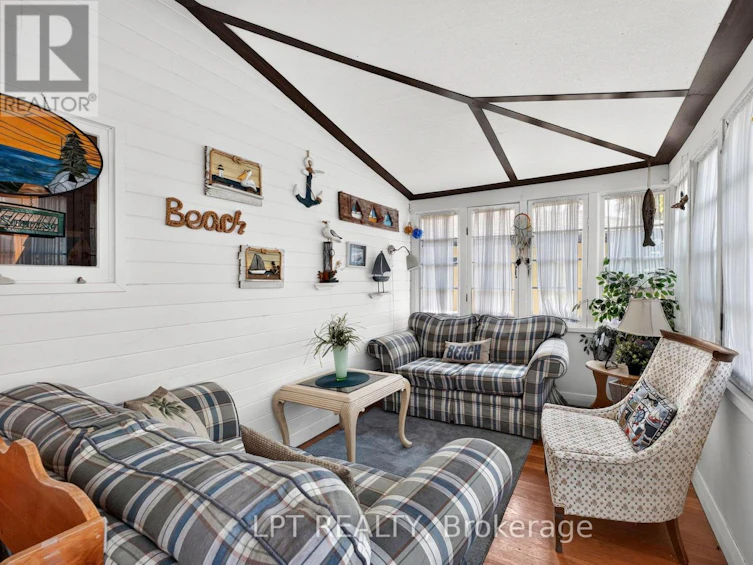30 Woodward Avenue, Lambton Shores, ON, N0M 1T0 - 6