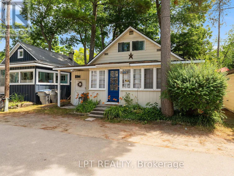 30 Woodward Avenue, Lambton Shores, ON, N0M 1T0 - 3