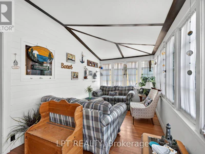 30 Woodward Avenue - 5