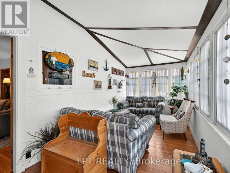 30 Woodward Avenue, Lambton Shores, ON, N0M 1T0 - 5