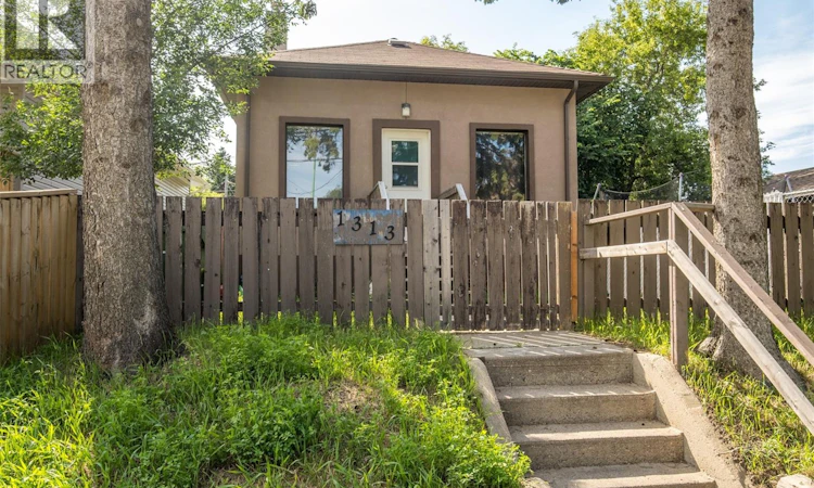 1313 6th Avenue W