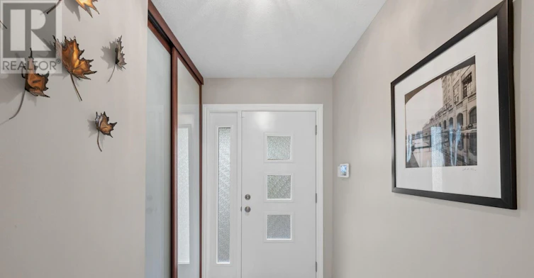 44 Dunbarton Court, Ottawa, ON, K1K 4L4 - 3