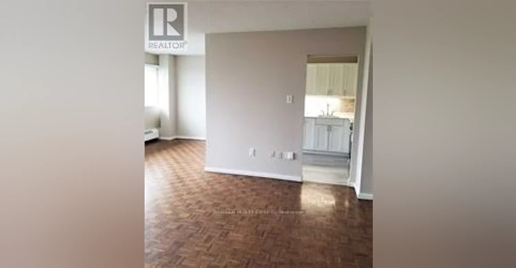 807-10 Sunny Glenway Way, Toronto, ON, M3C 2Z3 - 2