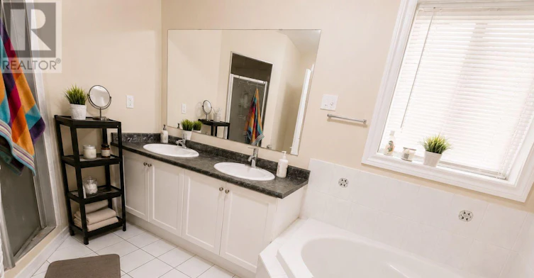 UPPER-18 Angela Court, Markham, ON, L3S 4K8 - 11