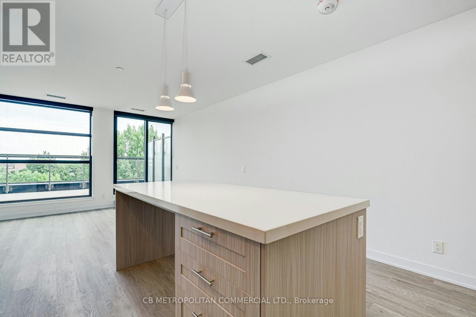 409-2946 Dundas West Street Street W, Toronto, ON, M6P 1Y8 - 8