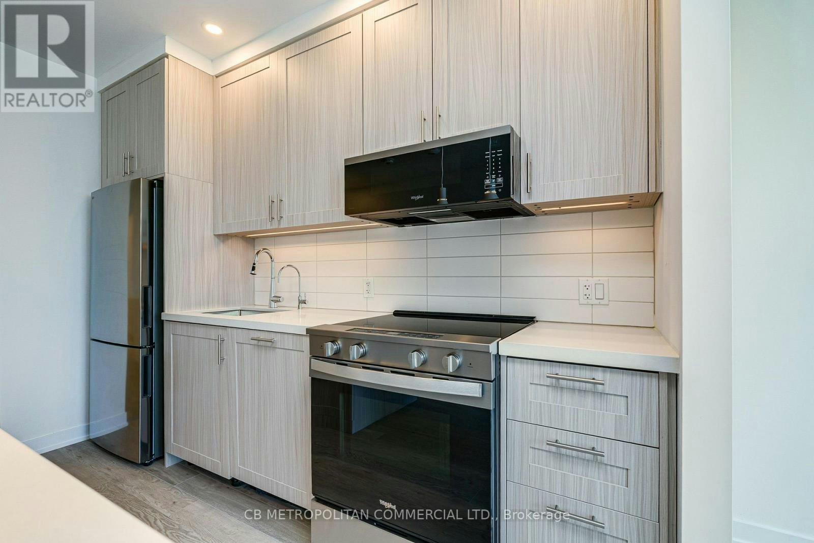 409-2946 Dundas West Street Street W, Toronto, ON, M6P 1Y8 - 13