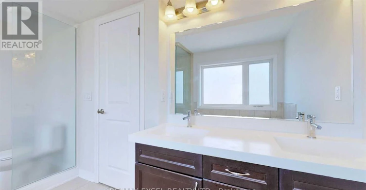 33 Thomas Mulholland Drive, Toronto, ON, M3K 0B5 - 10