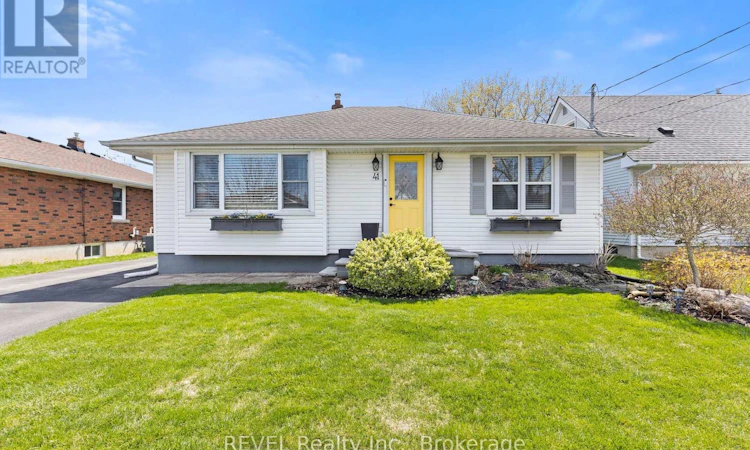 41 Rose Avenue