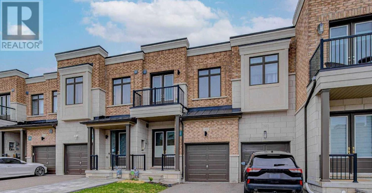189 Elyse Court, Aurora, ON, L4G 2C9