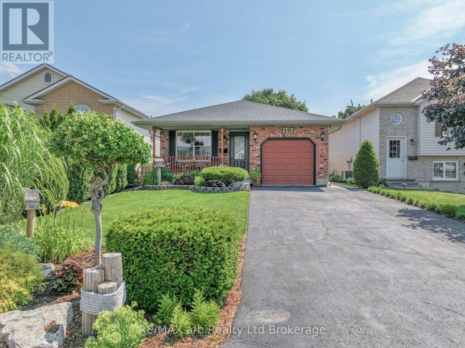 10 Peach Street, Tillsonburg, ON, N4G 5N8