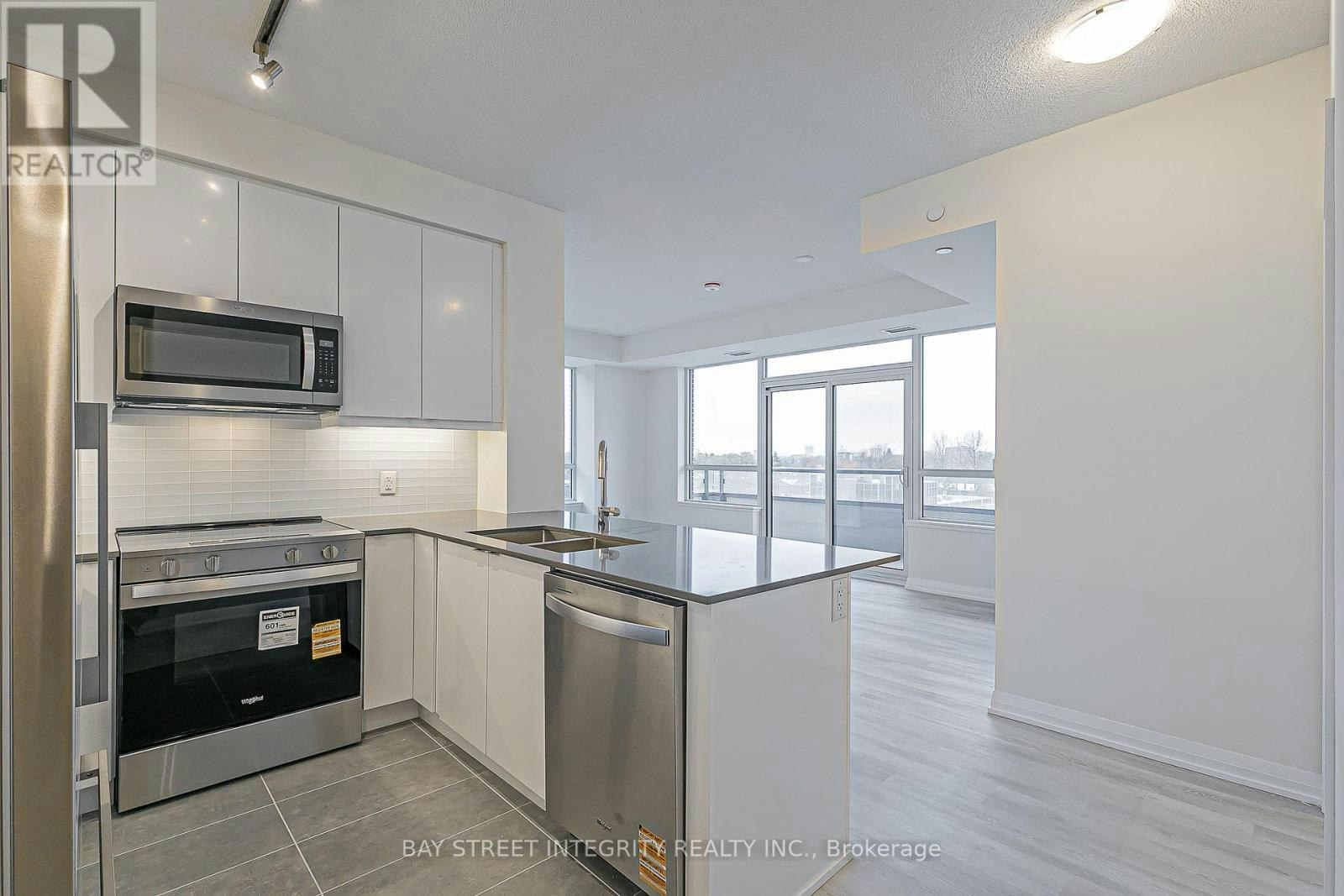 710-3260 Sheppard Avenue E, Toronto, ON, M1T 3K3
