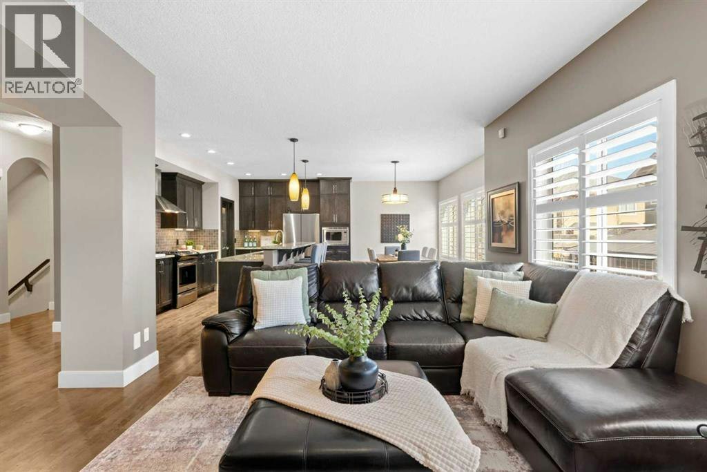809 Canoe Green SW, Airdrie, AB, T4B 3K6