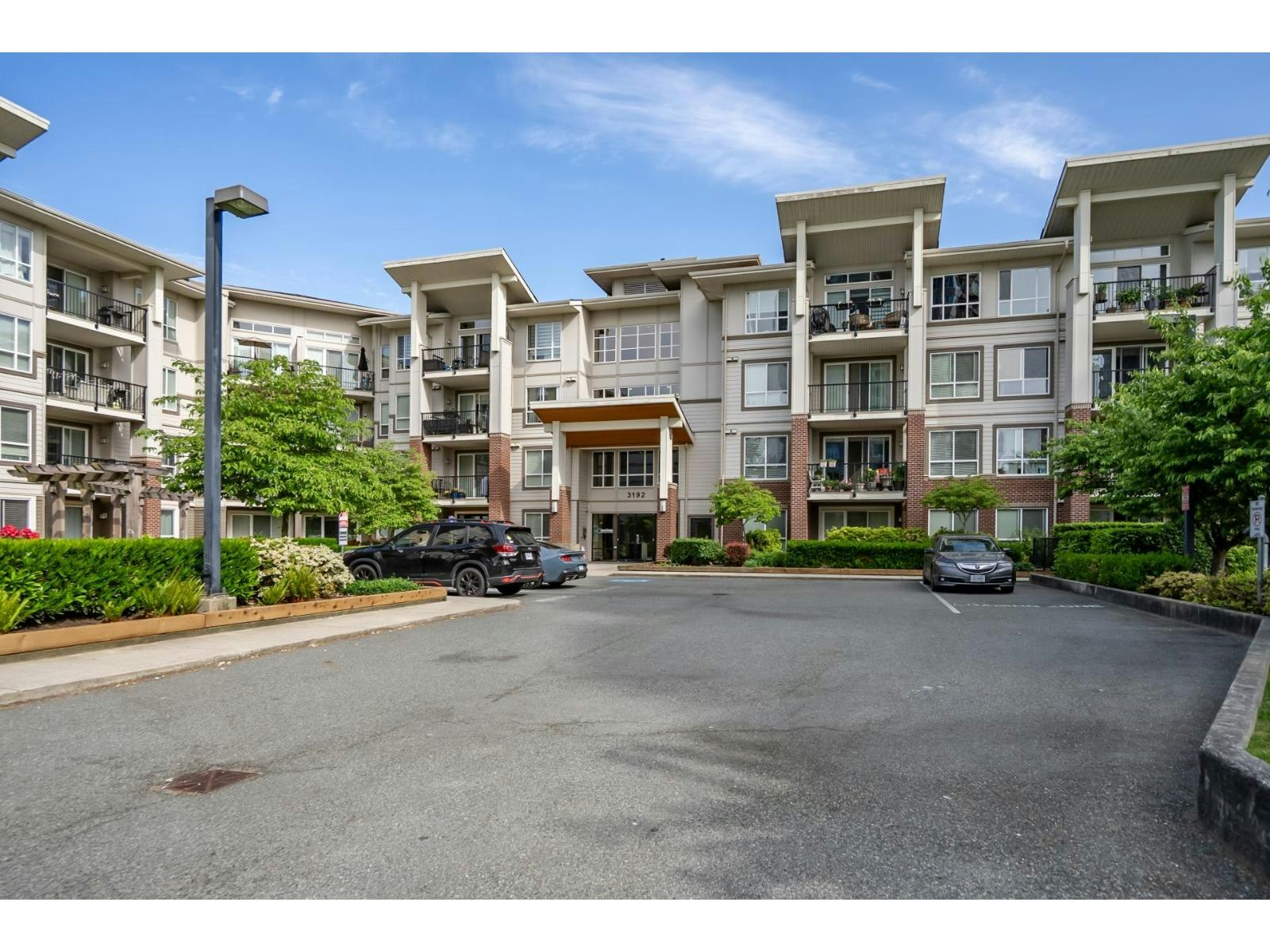 303-3192 Gladwin Road, Abbotsford, BC, V2T 6M9