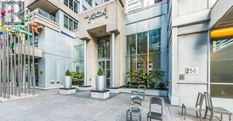 529-250 Wellington Street, Toronto, ON, M5V 3P6 - 3