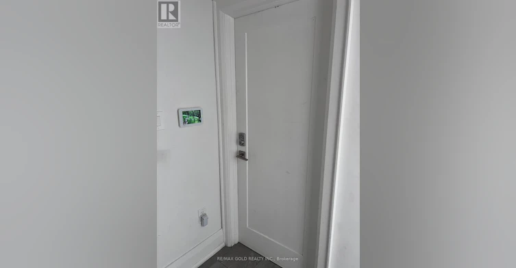 STUDIO-2215 Danforth Avenue, Toronto, ON, M4C 1K4 - 10