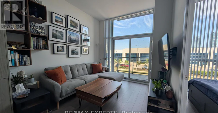 216-38 Honeycrisp Crescent, Vaughan, ON, L4K 0M8 - 2