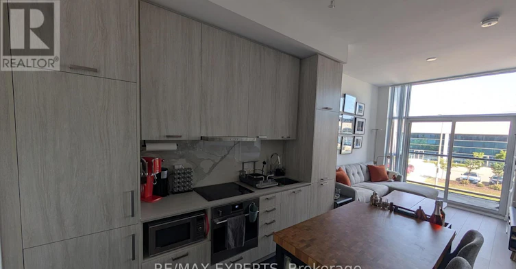 216-38 Honeycrisp Crescent, Vaughan, ON, L4K 0M8