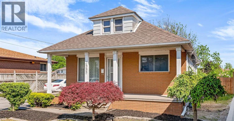 3999 Grand Marais, Windsor, ON, N8W 1W9 - 2