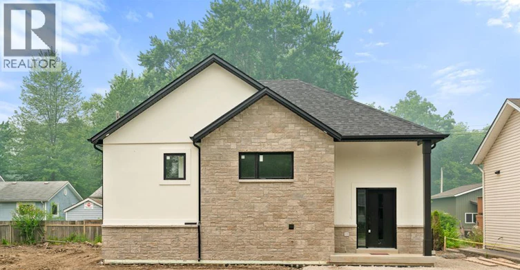 121 Allison Avenue, Essex, ON, N0R 1G0