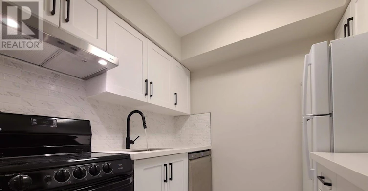 1212-633 Bay Street, Toronto, ON, M5G 2G4
