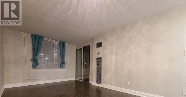 1212-633 Bay Street, Toronto, ON, M5G 2G4 - 6