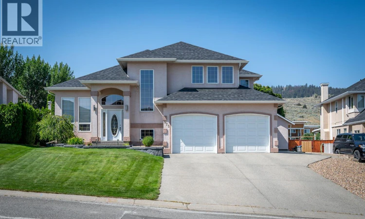 975 Regent Crescent