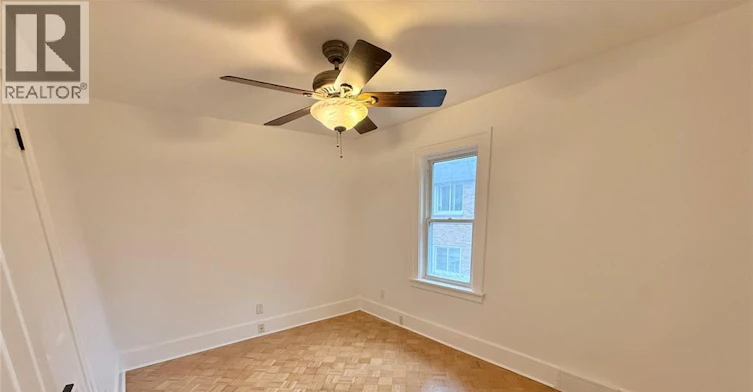 UPPER-837 Louis Avenue, Windsor, ON, N8A 1X4 - 11