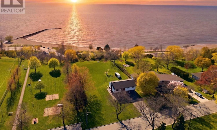 306 Lakeside Drive