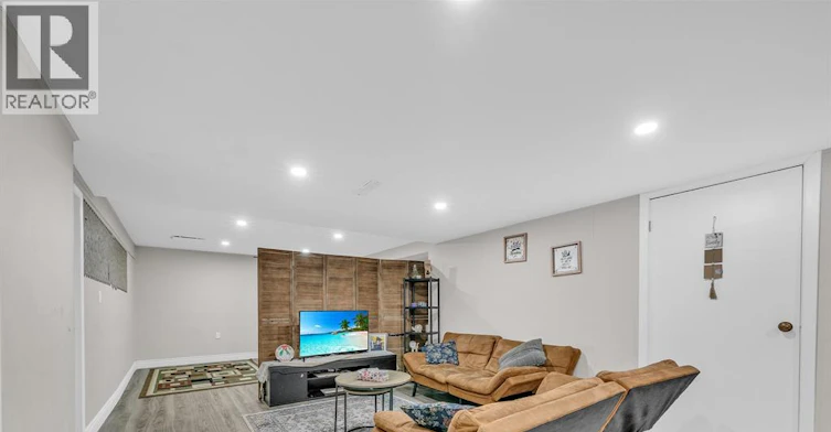 2450 Mckay Avenue, Windsor, ON, N9E 2P5 - 23