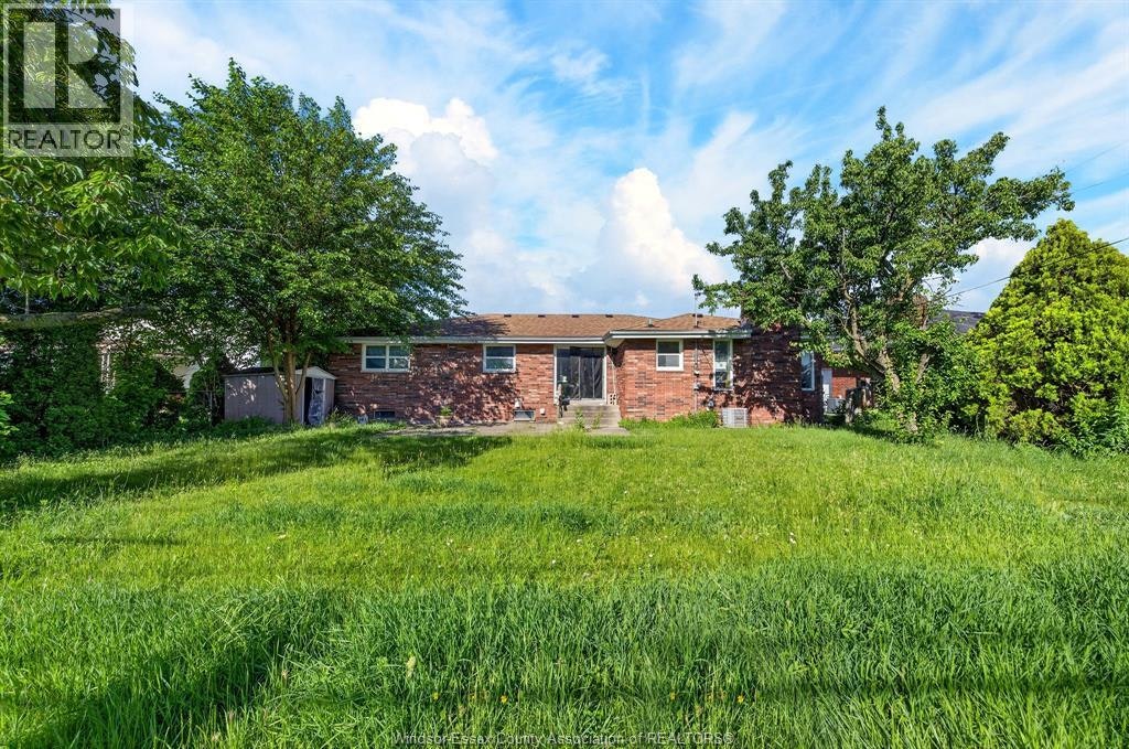 2450 Mckay Avenue, Windsor, ON, N9E 2P5 - 32