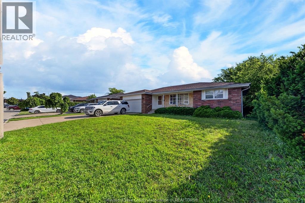 2450 Mckay Avenue, Windsor, ON, N9E 2P5 - 3