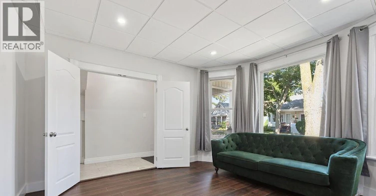 MAIN FLOOR-855 Lincoln, Windsor, ON, N8Y 2G9 - 4