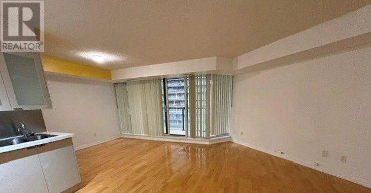 953-111 Elizabeth Street, Toronto, ON, M5G 1P7 - 2