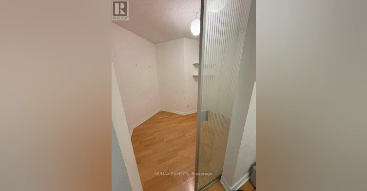 953-111 Elizabeth Street, Toronto, ON, M5G 1P7 - 9