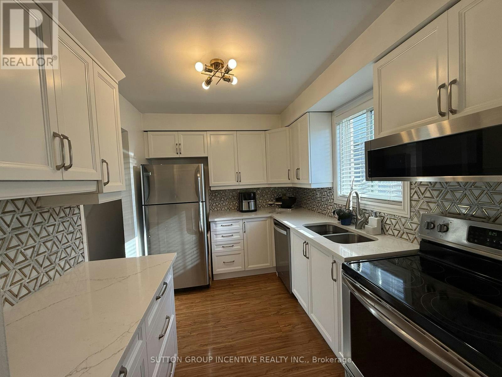 24 Frost Trail, Barrie, ON, L4N 4X1 - 7